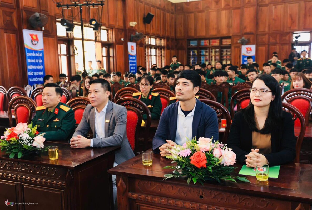 ngay-hoi-tu-van-huong-nghiep-va-gioi-thieu-viec-lam