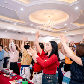 antgroup dao tao ai ban hang bung no 2