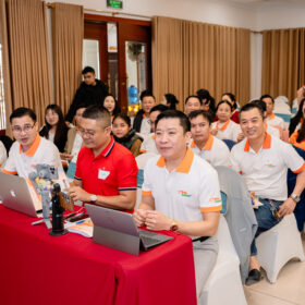 antgroup dao tao ai ban hang bung no 20