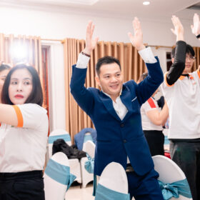 antgroup dao tao ai ban hang bung no 30