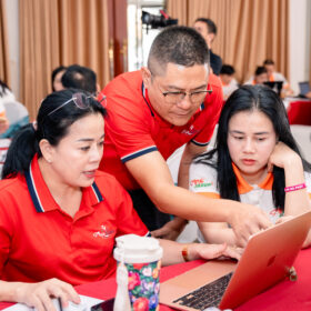antgroup dao tao ai ban hang bung no 36