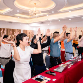 antgroup dao tao ai ban hang bung no 4