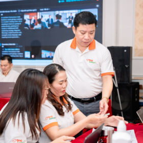 antgroup dao tao ai ban hang bung no 45
