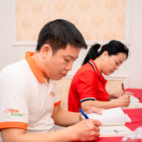 antgroup dao tao ai ban hang bung no 48