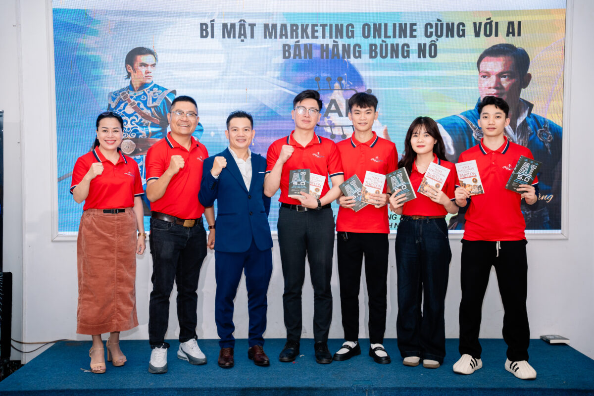 antgroup-dao-tao-ai-ban-hang-bung-no