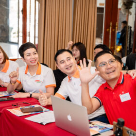 antgroup dao tao ai ban hang bung no 8 1