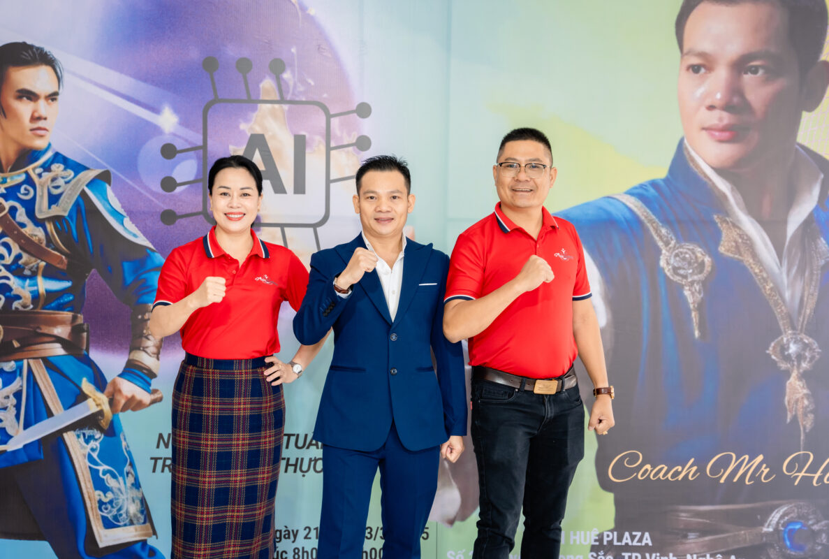 antgroup-dao-tao-ai-ban-hang-bung-no-8